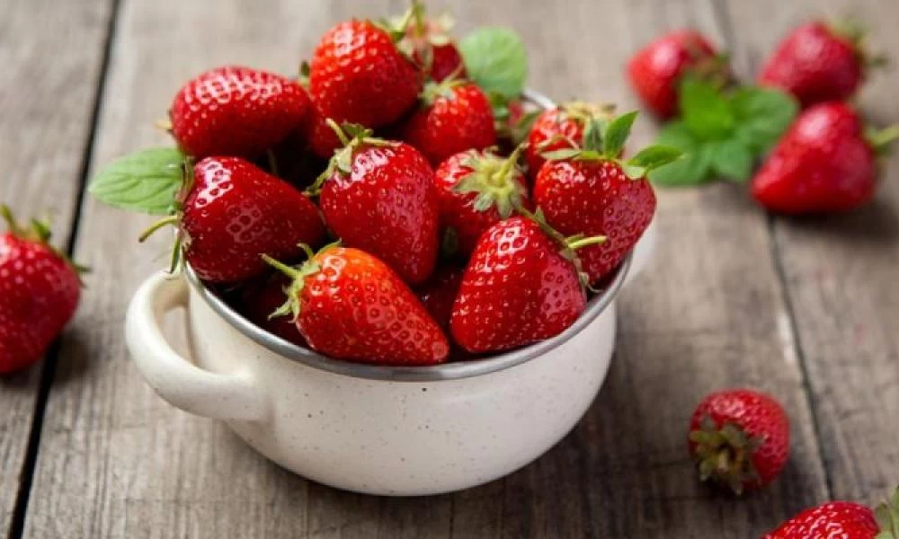 Πως θα σας βοηθήσουν οι ''πολύτιμες'' φράουλες να χάσετε κιλά